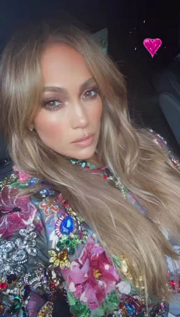 Jennifer Lopez revealed a striking image for her date with Ben Affleck