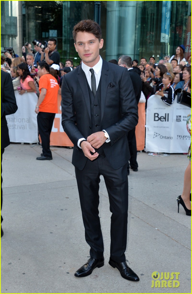 Jeremy Irvine, photo #718313