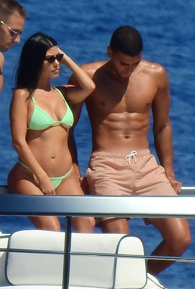 Kourtney Kardashian, photo #1048370