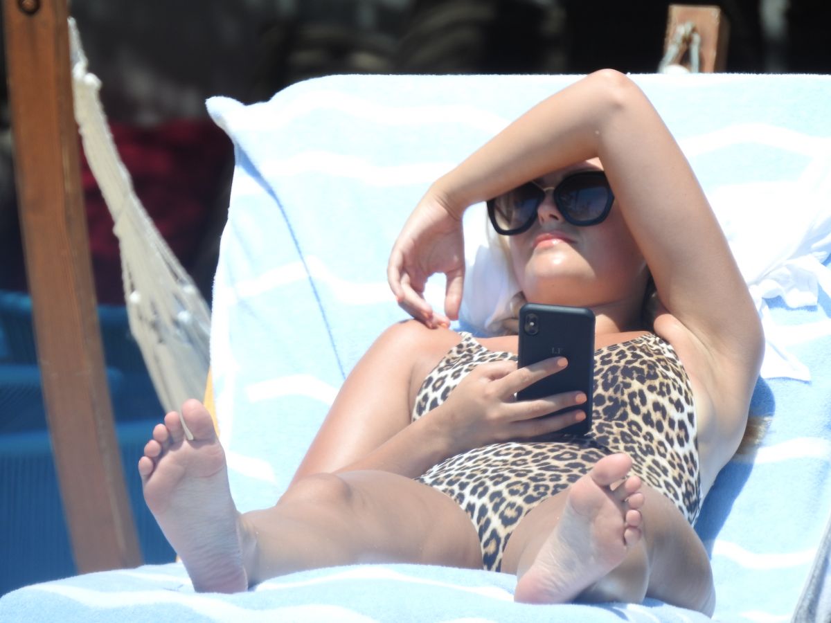 Lucy Fallon, photo #1050145