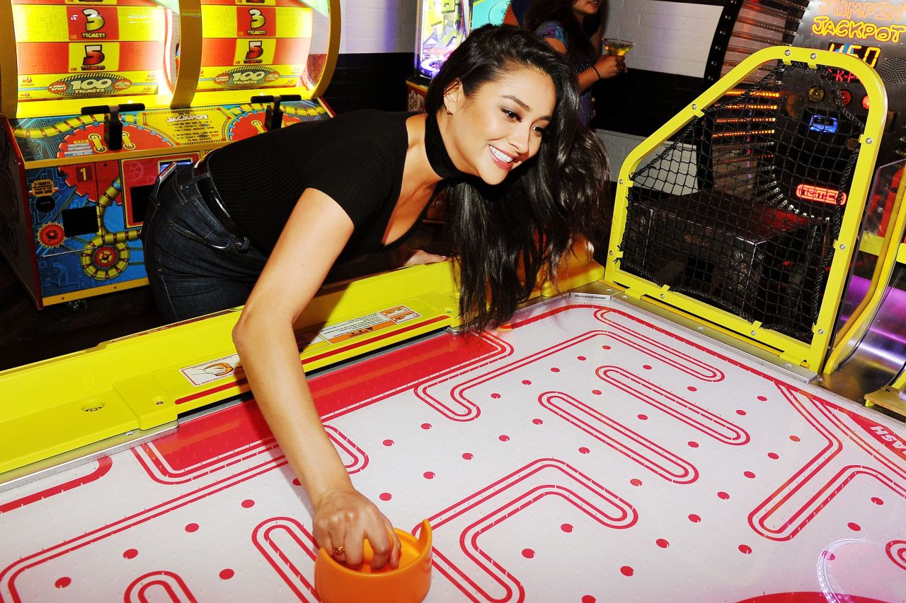 Shay Mitchell, photo #855743